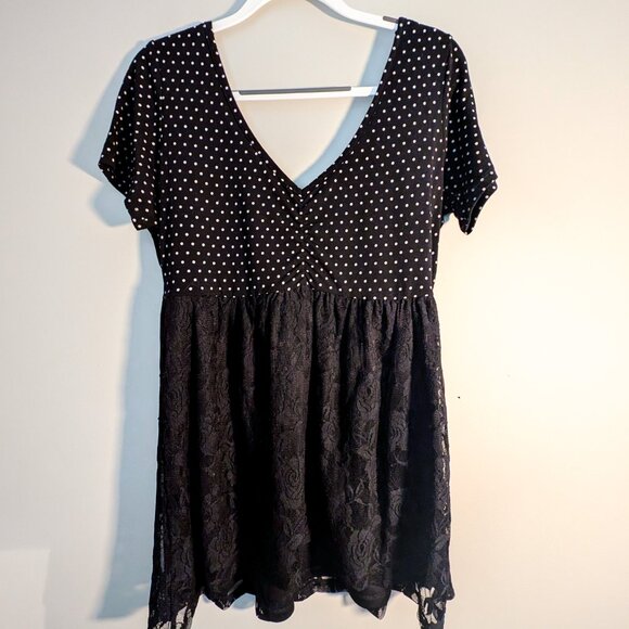 Torrid Polka Dot V-Neck Lace Trim Tunic | Size O (12 L) - Picture 1 of 9